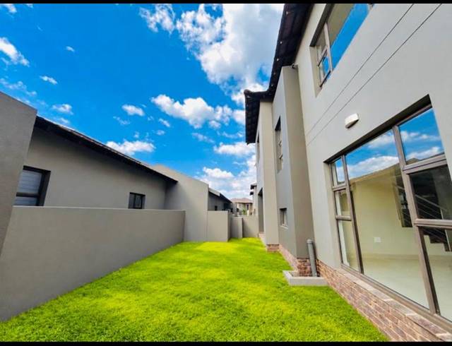3 BEDROOM TOWNHOUSE FOR SALE IN EYE OF AFRICA